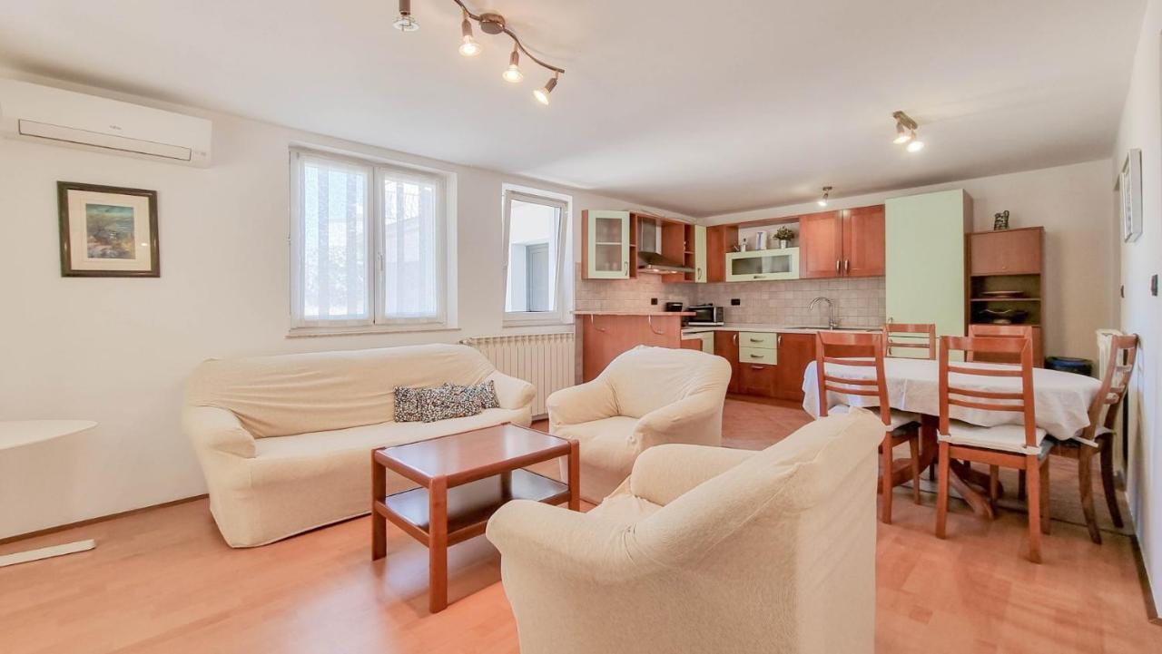 Ena Apartment Novigrad  ภายนอก รูปภาพ