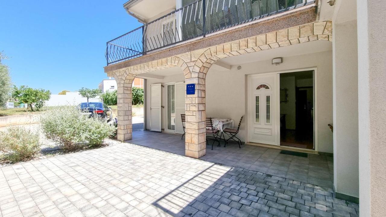 Ena Apartment Novigrad  ภายนอก รูปภาพ